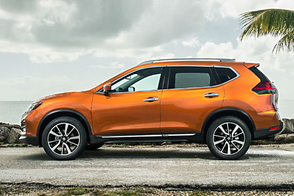 nissan-rogue-2017-side
