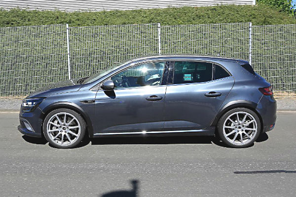 renault-megane4-rs-side