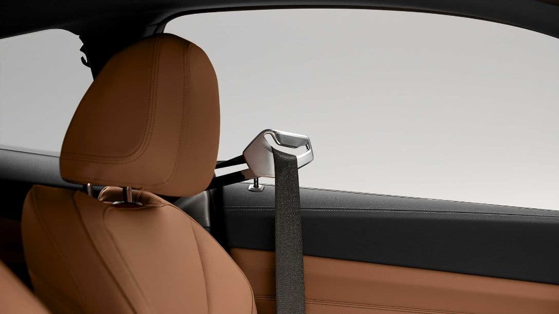 BMW 4 Series Coupe seat belt