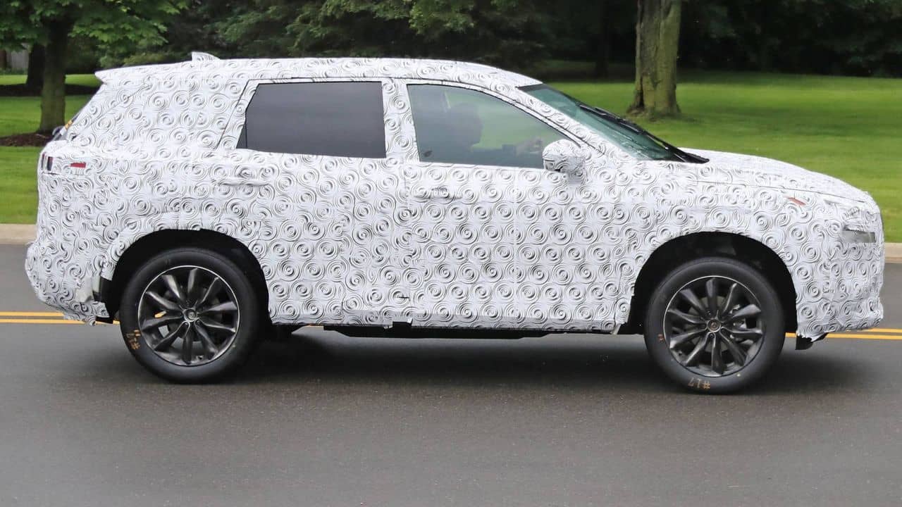 Nissan Juke 2nd Gen spyshot side