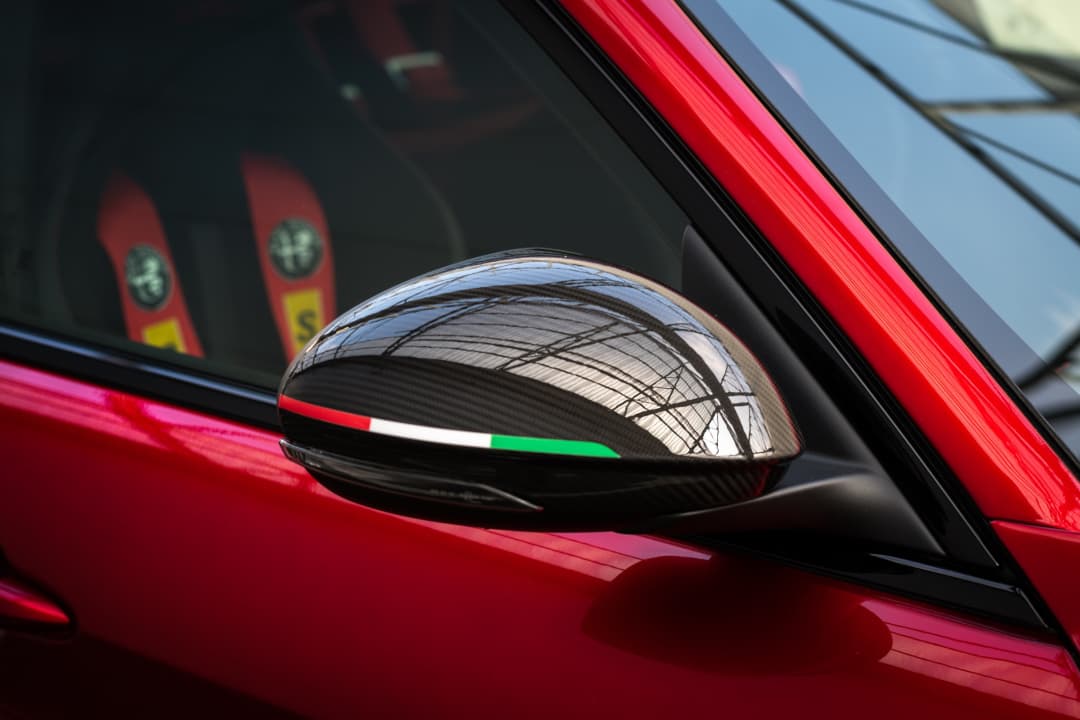 Alfa Romeo Giulia GTAm mirror