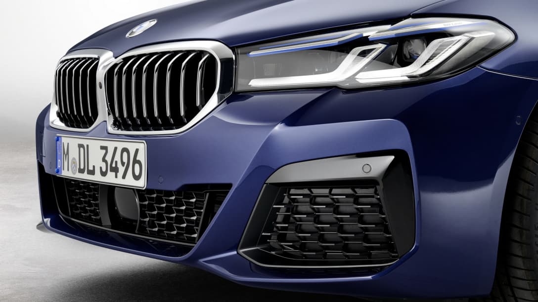 BMW 5 Series facelift 2020 front bumper