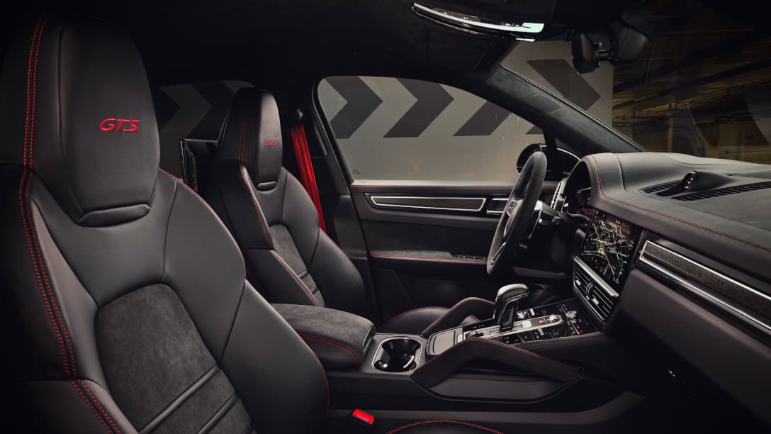 Porsche Cayenne GTS seats