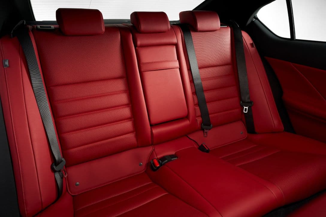 Lexus IS 2021 rear seats