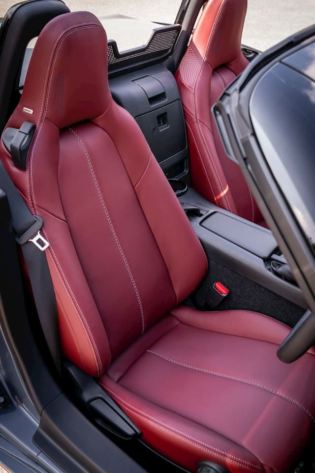 Mazda MX-5 R-Sport seats