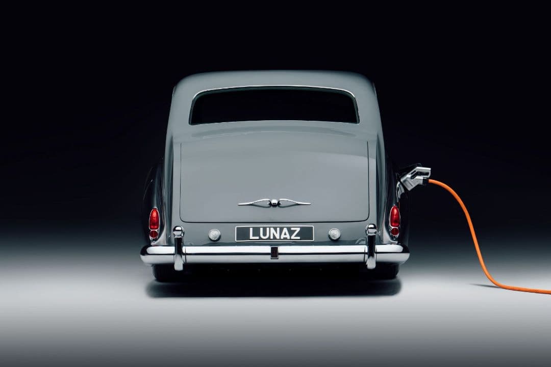 Rolls Royce Phantom V Electromod by Lunaz rear