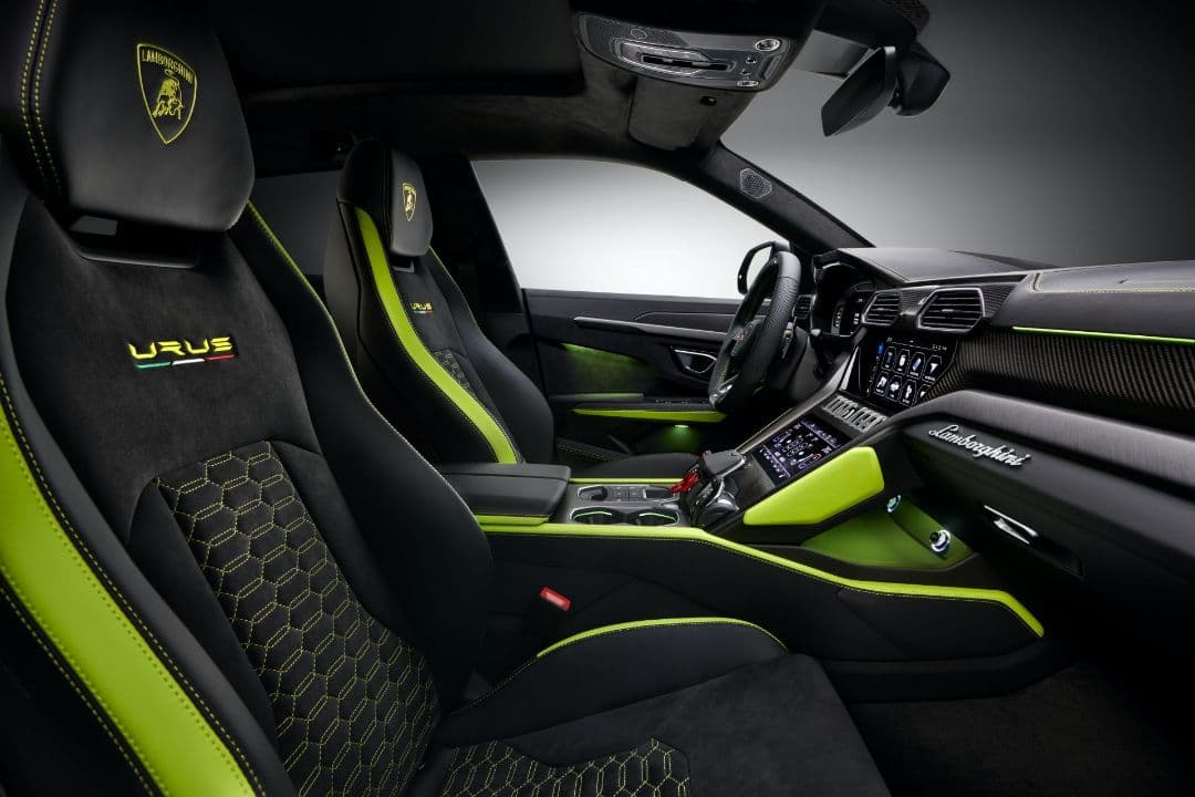 Lamborghini Urus Graphite Capsule Front seats