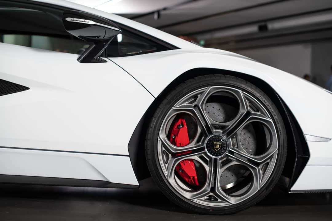 Lamborghini Countach LPI 800-4 Wheel