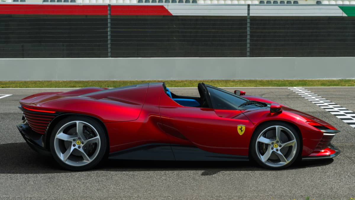 Ferrari Daytona SP3 Side