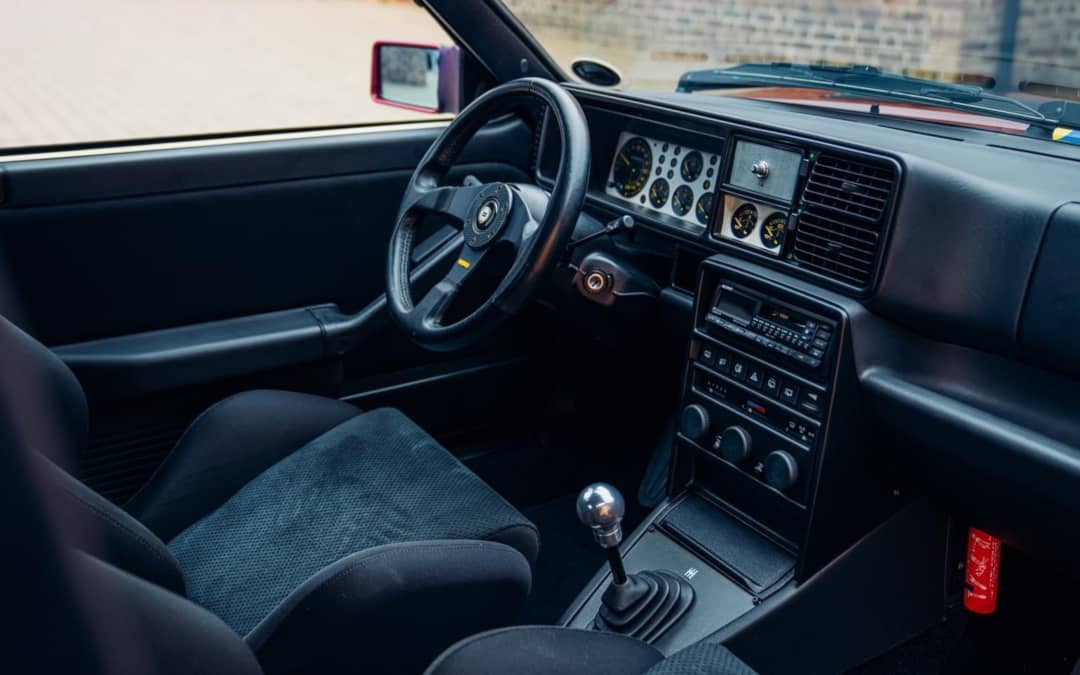 Lancia Delta HF Integrale Evoluzione II Edizione Finale Interior