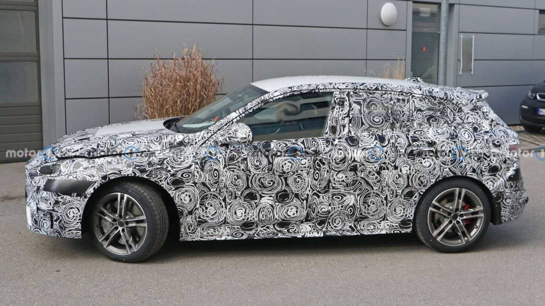 BMW 1 Series Facelift Spyshot Side