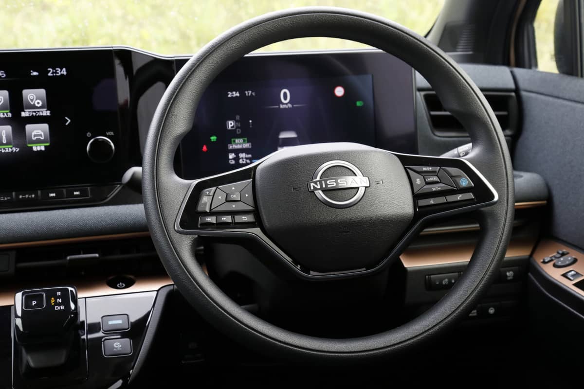 Nissan Sakura EV Steering wheel
