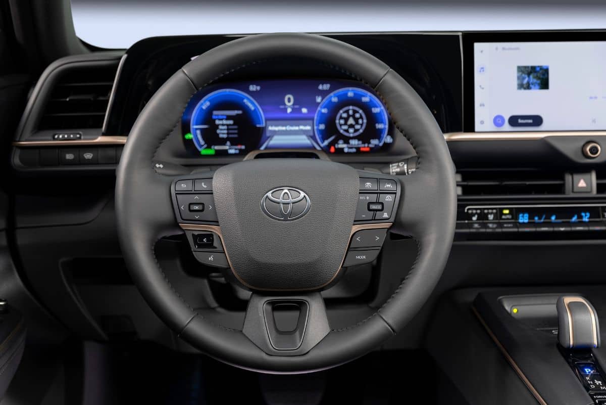 Toyota Crown Crossover Cockpit