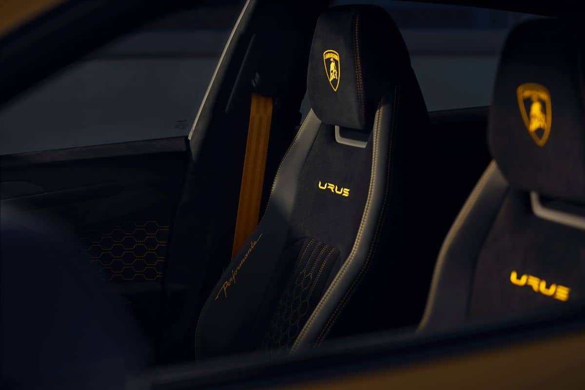 Lamborghini Urus Performante Seat