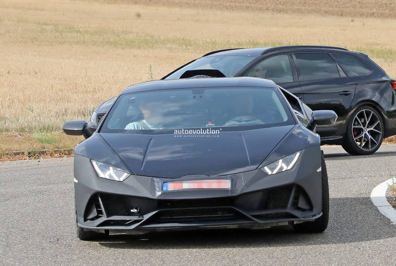 Lamborghini Huracan Sterrato Spyshot Front