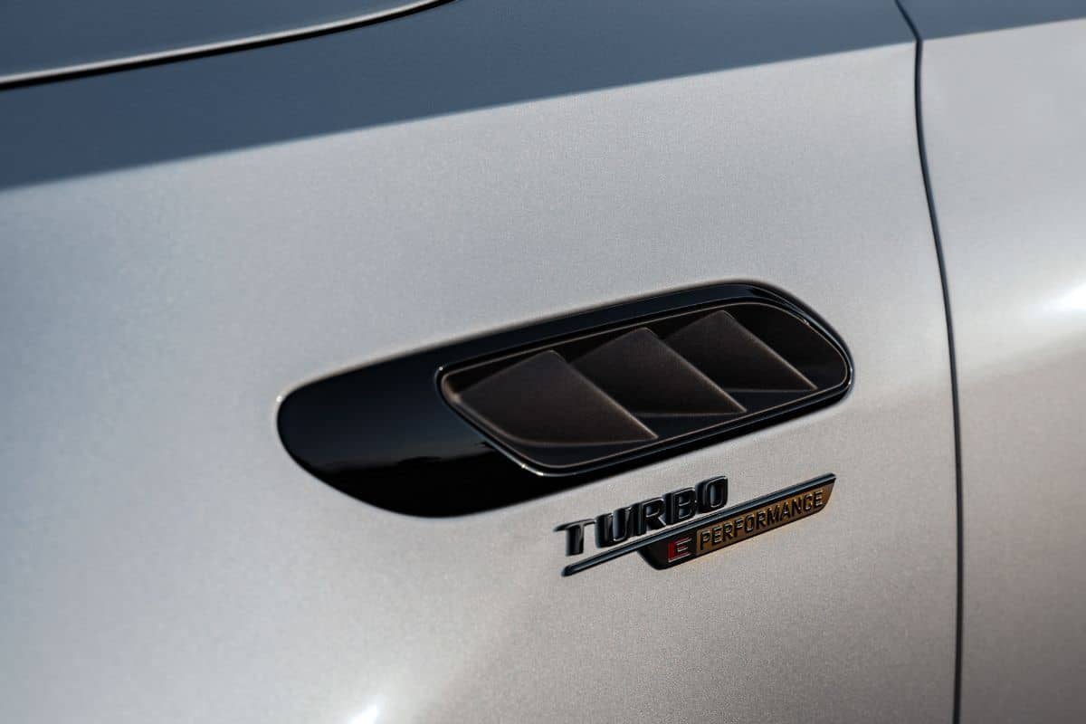 Mercedes-AMG C63 S E-Performance Fender