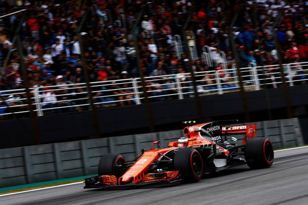 F1-2017-Rd19-Qualify-#2_McLaren