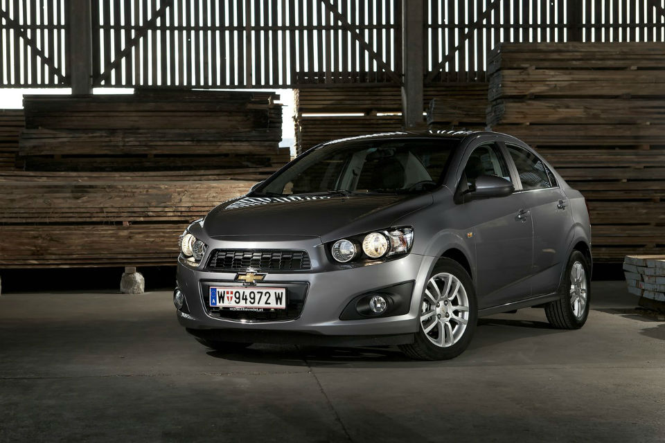 Chevrolet-Aveo_Sedan-2012