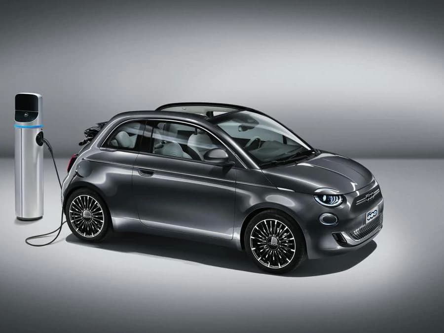 Fiat 500e Official Photo Leaked charging