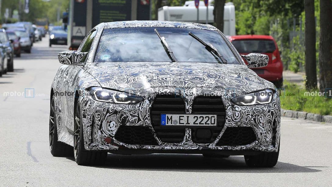 BMW新型4シリーズ　M4の姿が明らかに