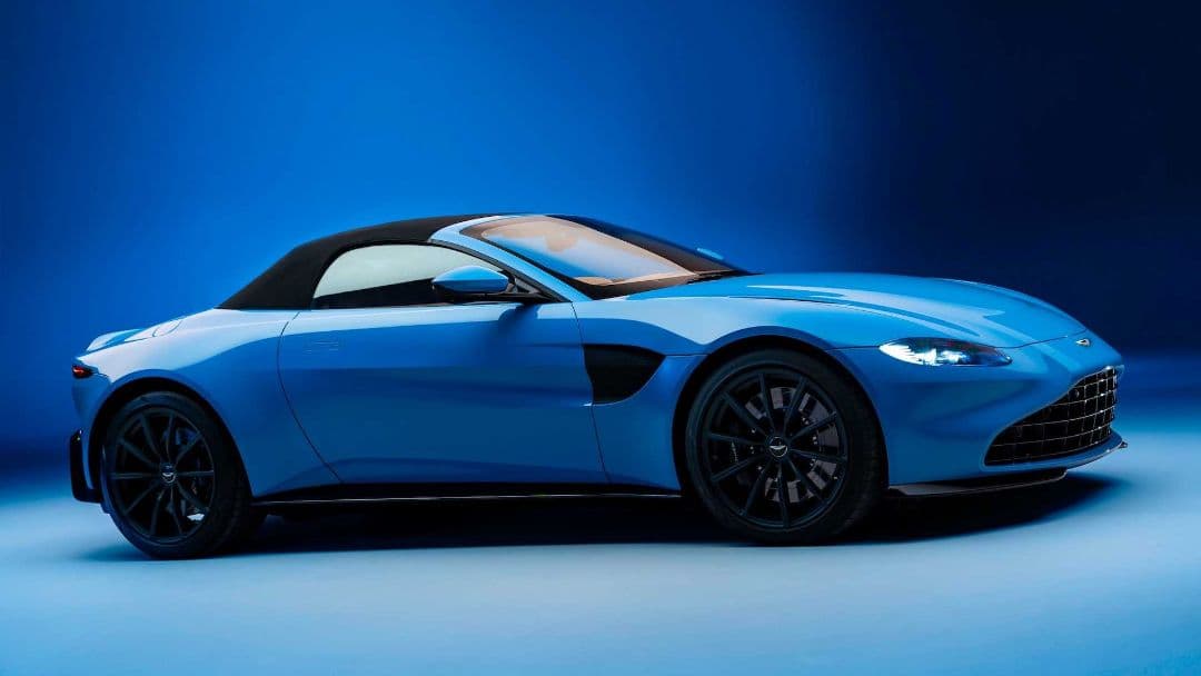 Aston Martin Vantage Roadster roof closed