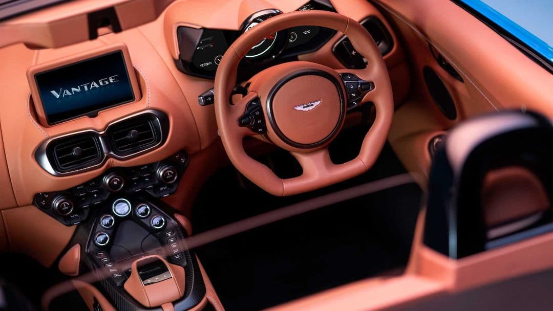 Aston Martin Vantage Roadster Cockpit
