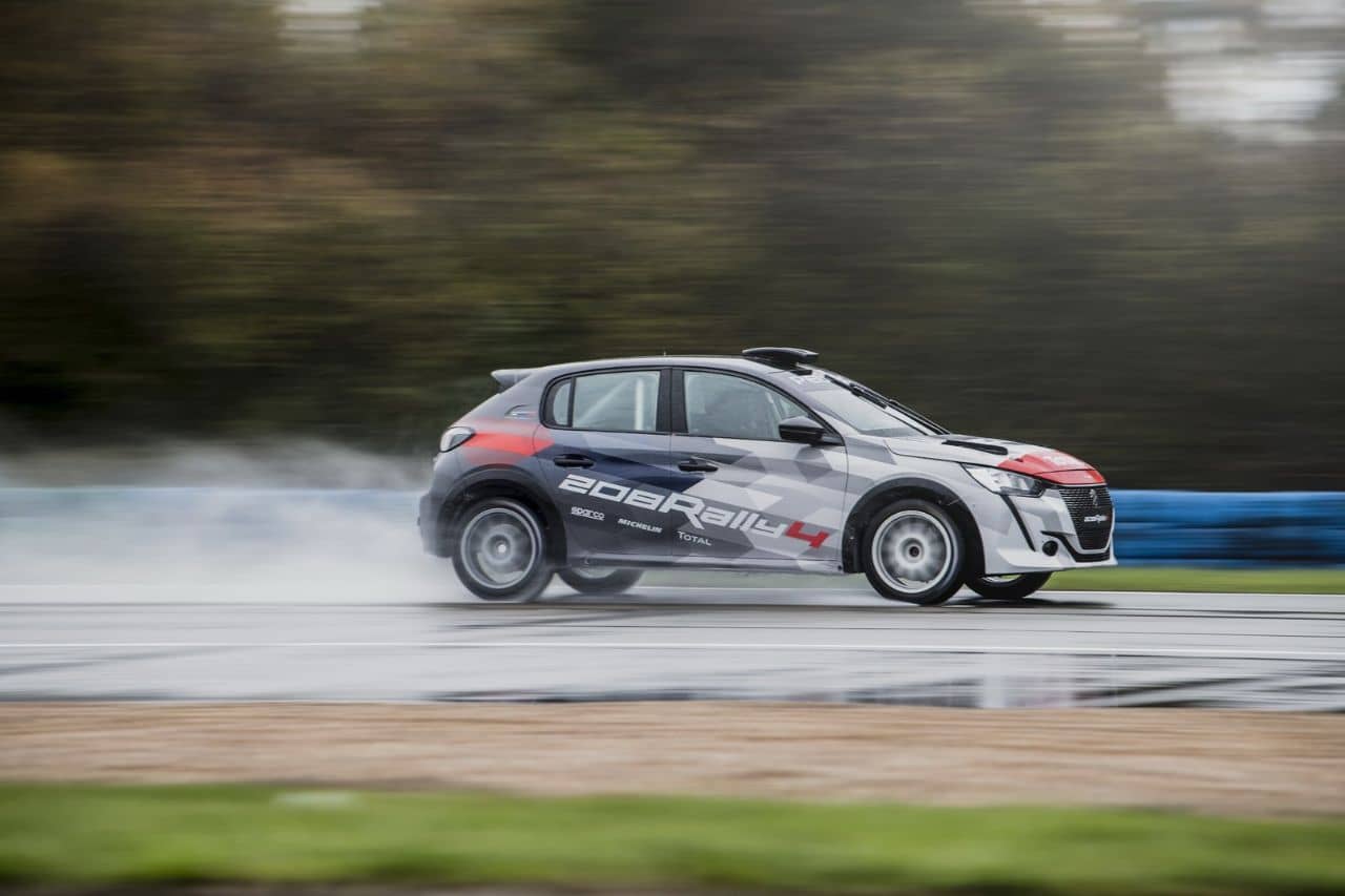 Peugeot 208 Rally 4 side