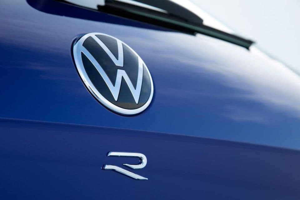 VW Touareg R badge