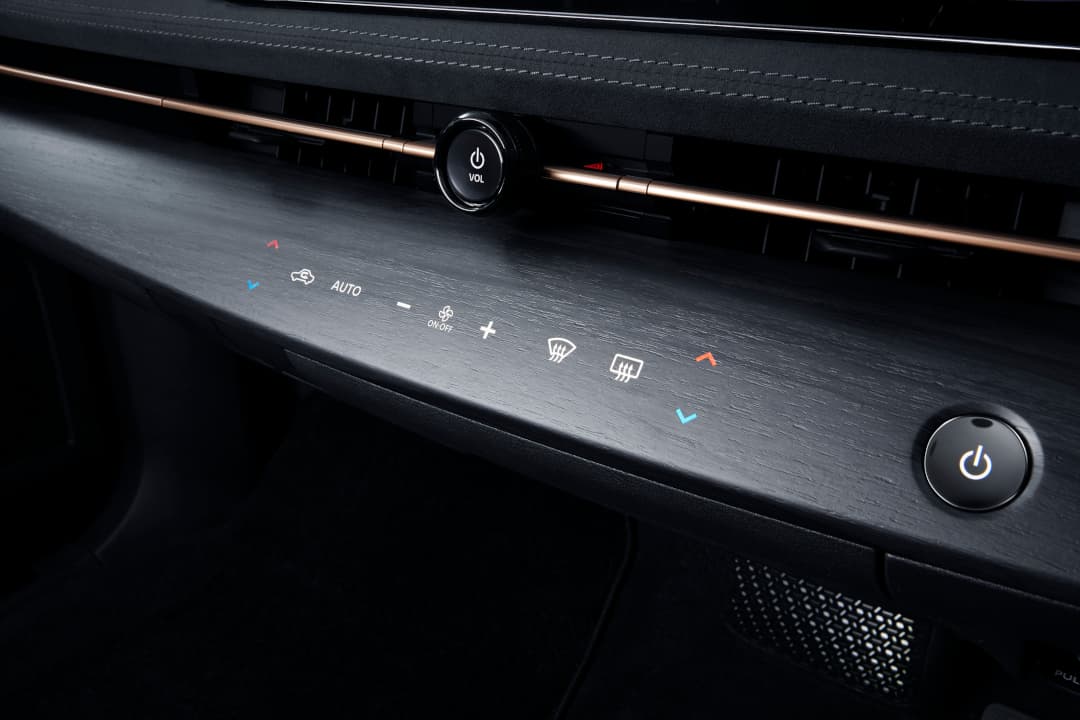 Nissan Ariya touch panel