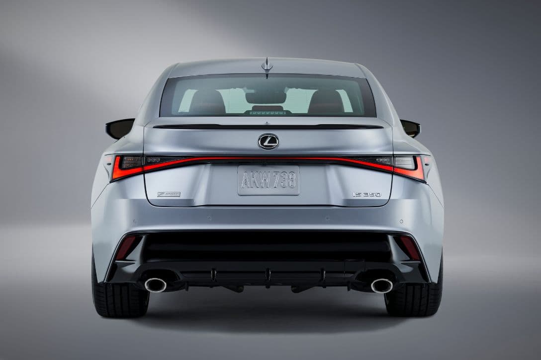 Lexus IS 2021 rear