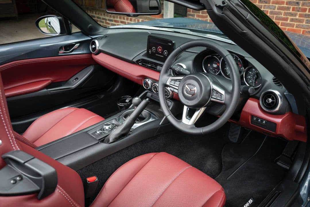 Mazda MX-5 R-Sport interior