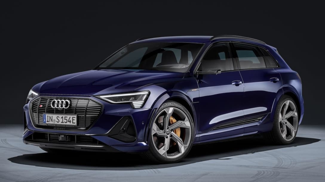 Audi e-tron S 2021 front three quarter