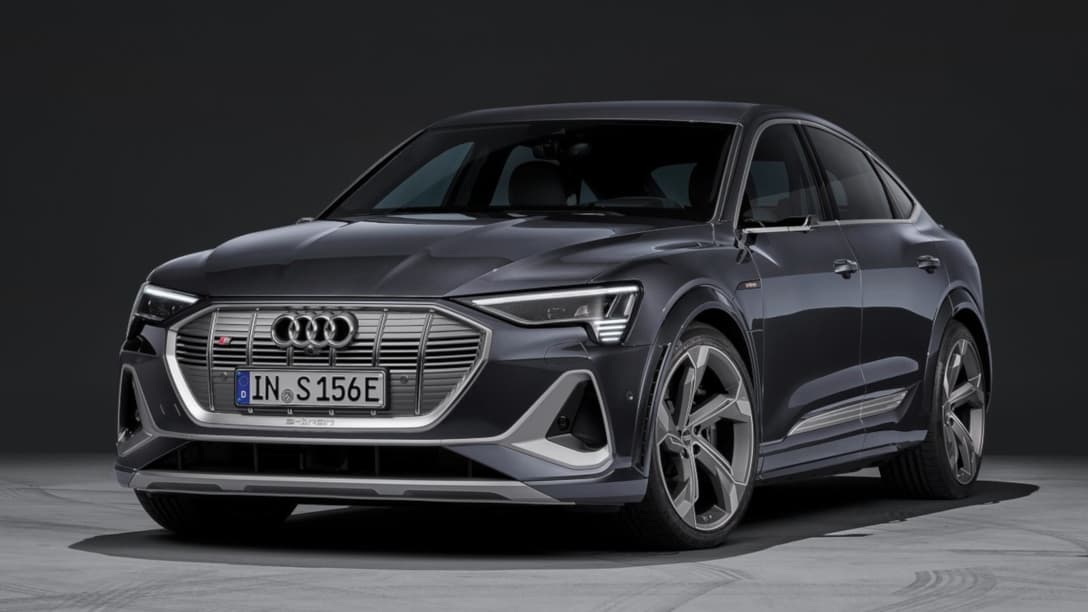 Audi e-tron S Sportback 2021 front three quarter