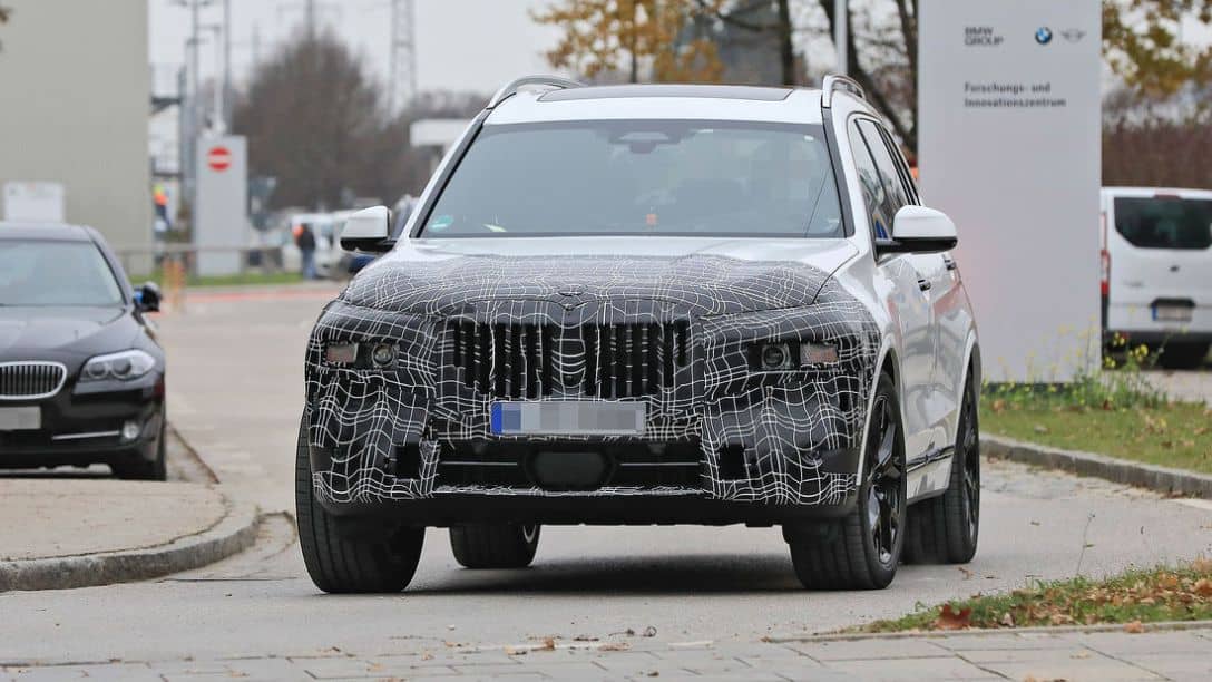 BMW X7 Facelift 2022 Spyshot Front