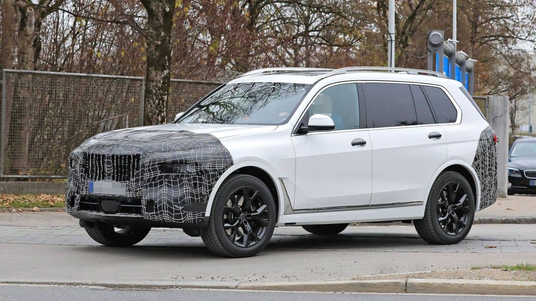 BMW X7 Facelift 2022 Spyshot Side front