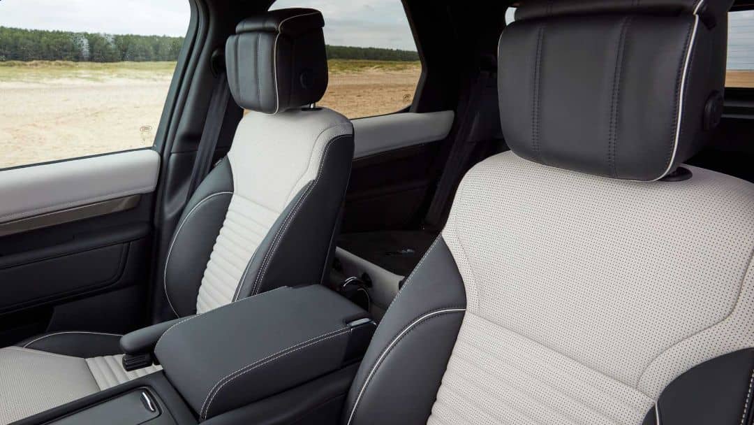 Land Rover Discovery 2021 Seats