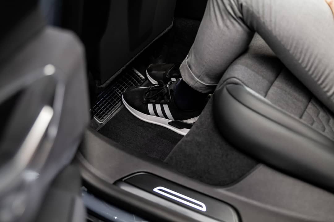 Audi e-tron GT Rear foot space