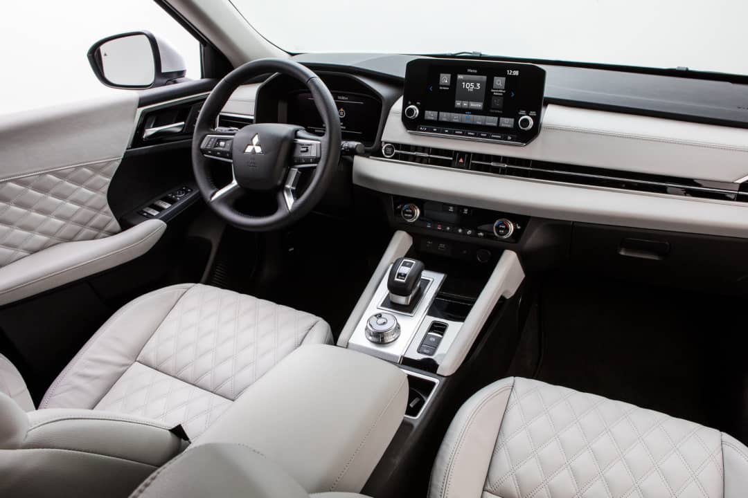 Mitsubishi Outlander 2021 Interior