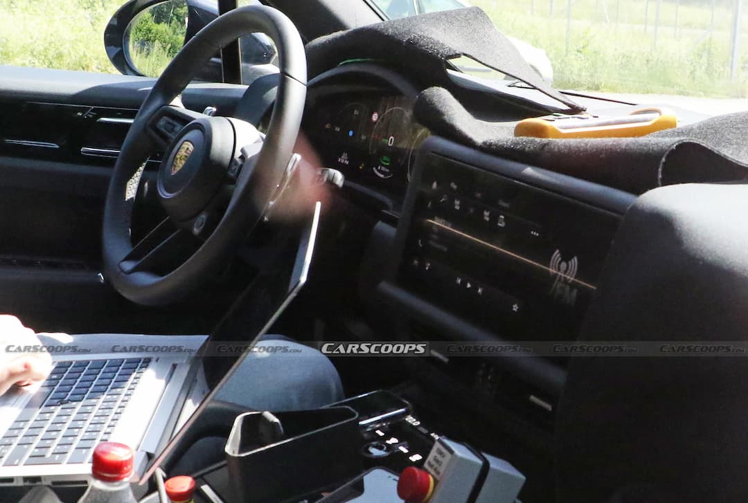 Porsche Cayenne 2022 Facelift Spyshot Interior