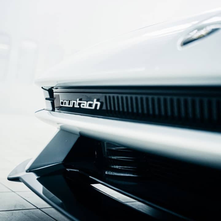 Lamborghini Countach LPI 800-4 Teaser Nose