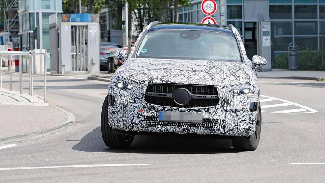 Mercedes-Benz GLC 2022 Spyshot Front
