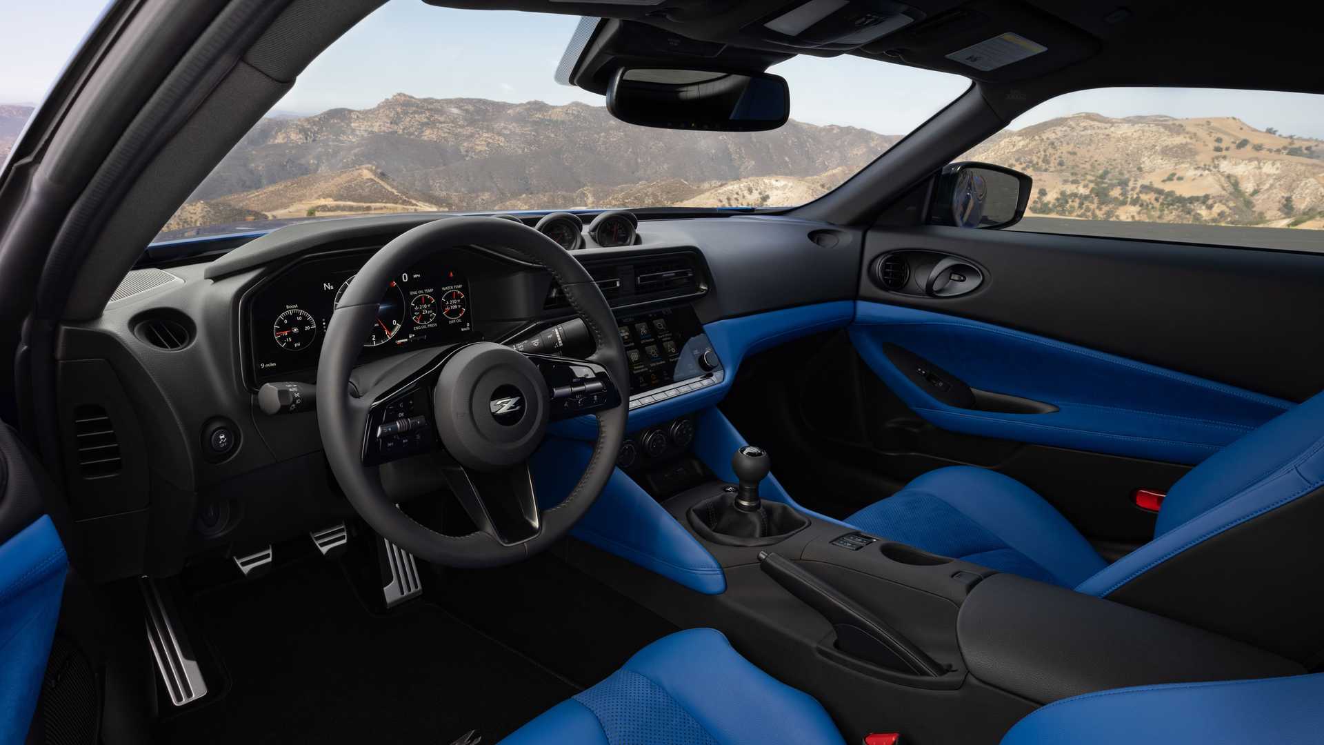 Nissan Z 2022 Cockpit