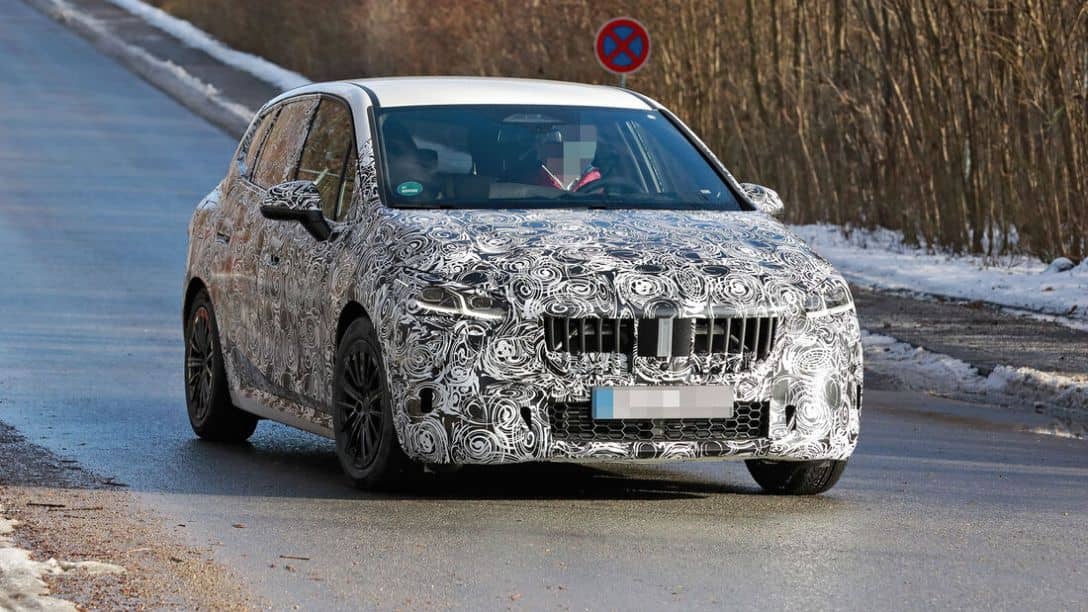 BMW 新型2シリーズアクティブツアラーのスパイショット