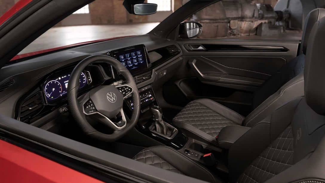 VW T-Roc 2022 Facelift Cabriolet Cockpit