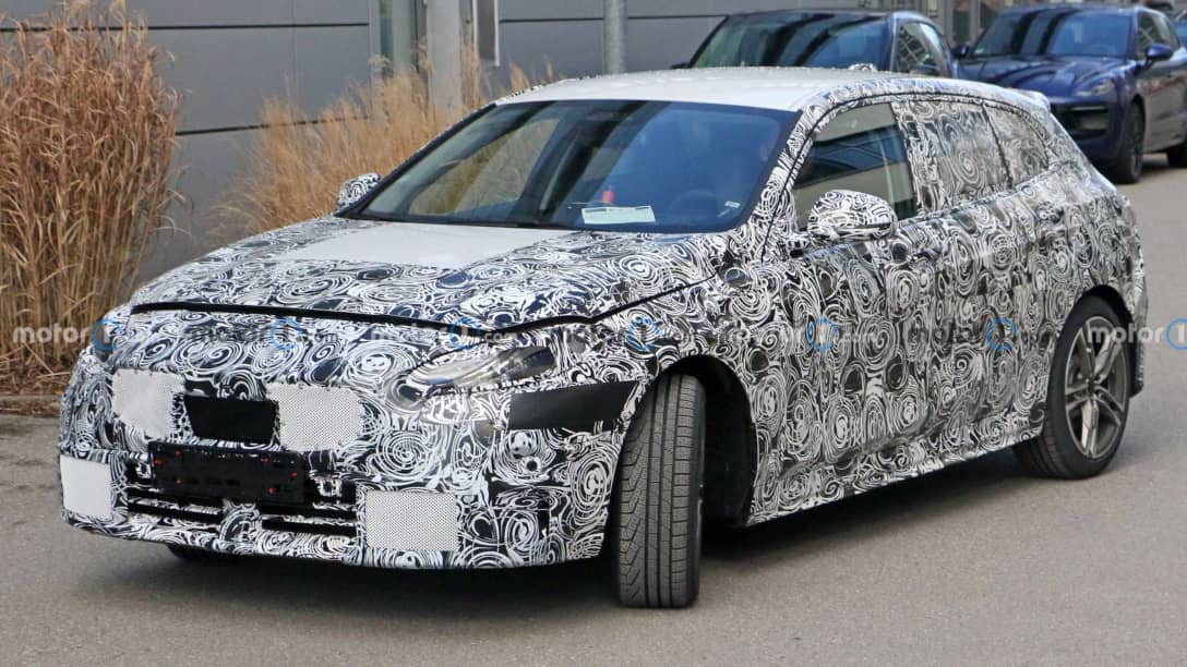BMW 1シリーズ　マイナーチェンジモデルのスパイショット