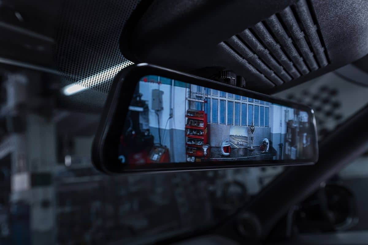 Nissan Juke Hybrid Rally Tribute Concept Room mirror