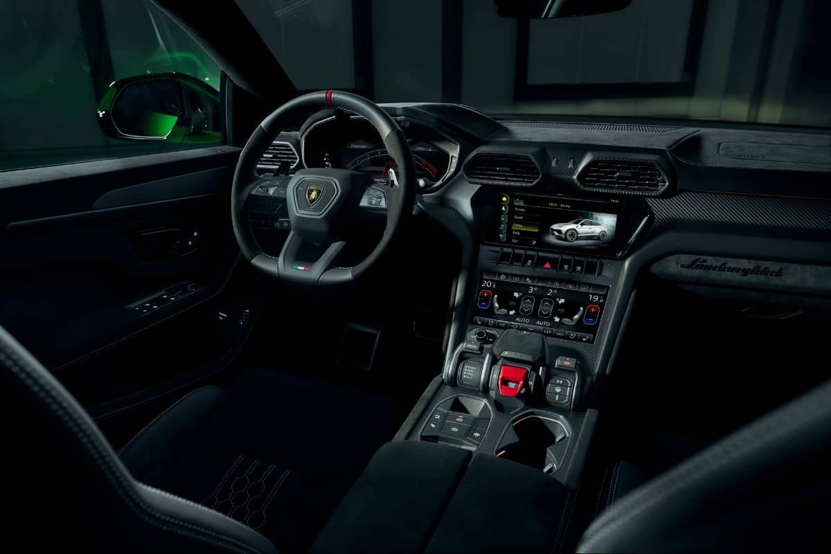 Lamborghini Urus Performante Cockpit