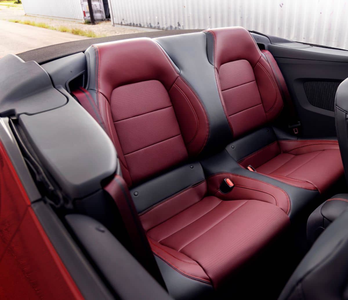 Ford Mustang 2024 Convertible rear seat