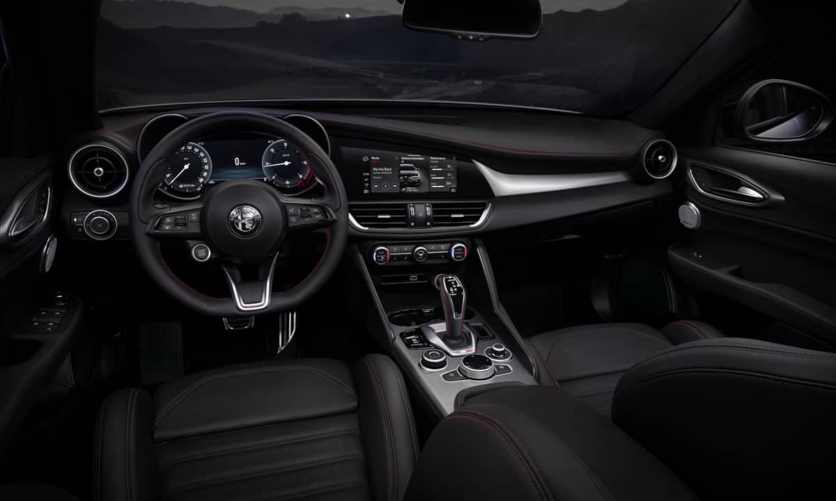 Alfa Romeo Giulia 2023 Interior