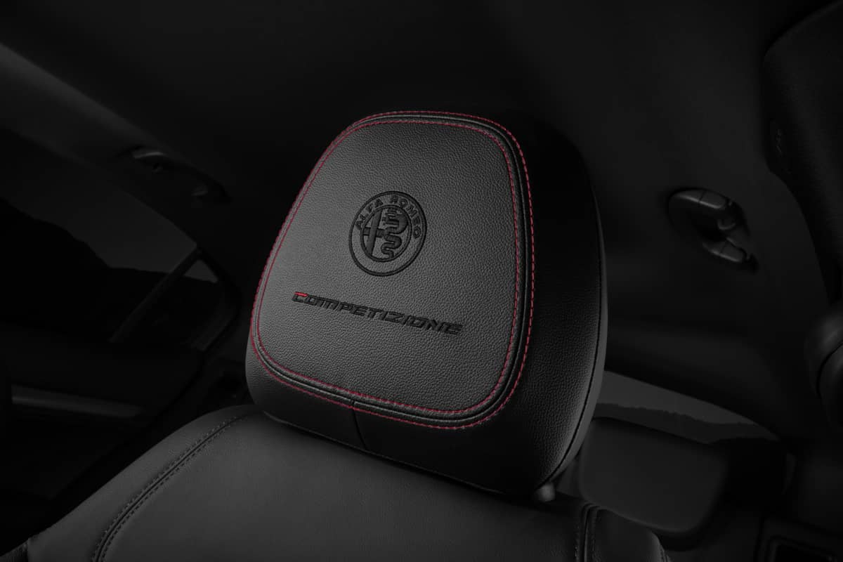 Alfa Romeo Giulia 2023 Headrest